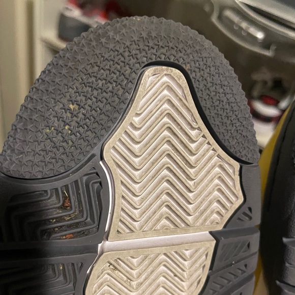 Air Jordan 4 Retro Lightning - Picture 12 of 14